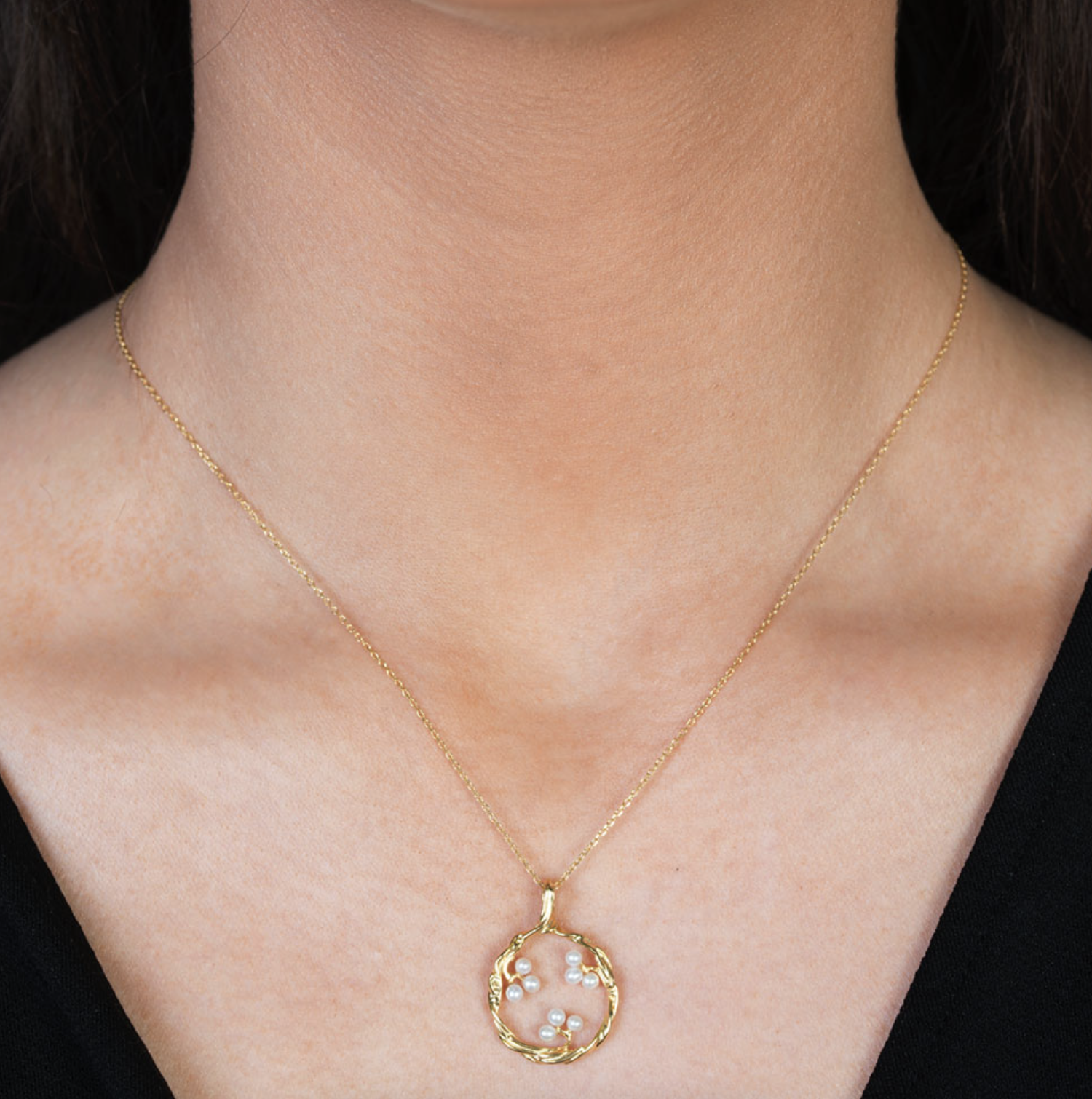 Willow Pearl Pendant Necklace
