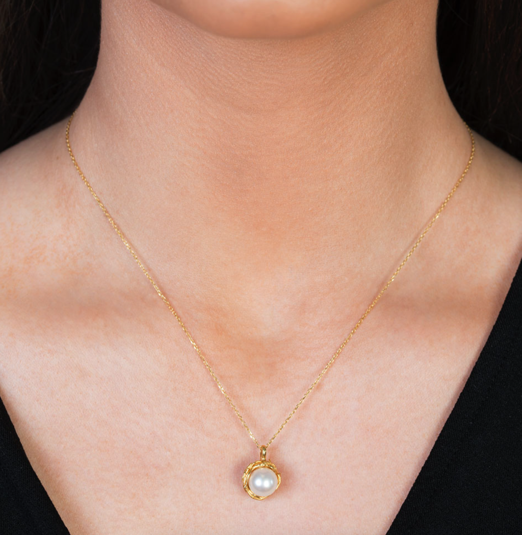 Willow Single Pearl Pendant Necklace