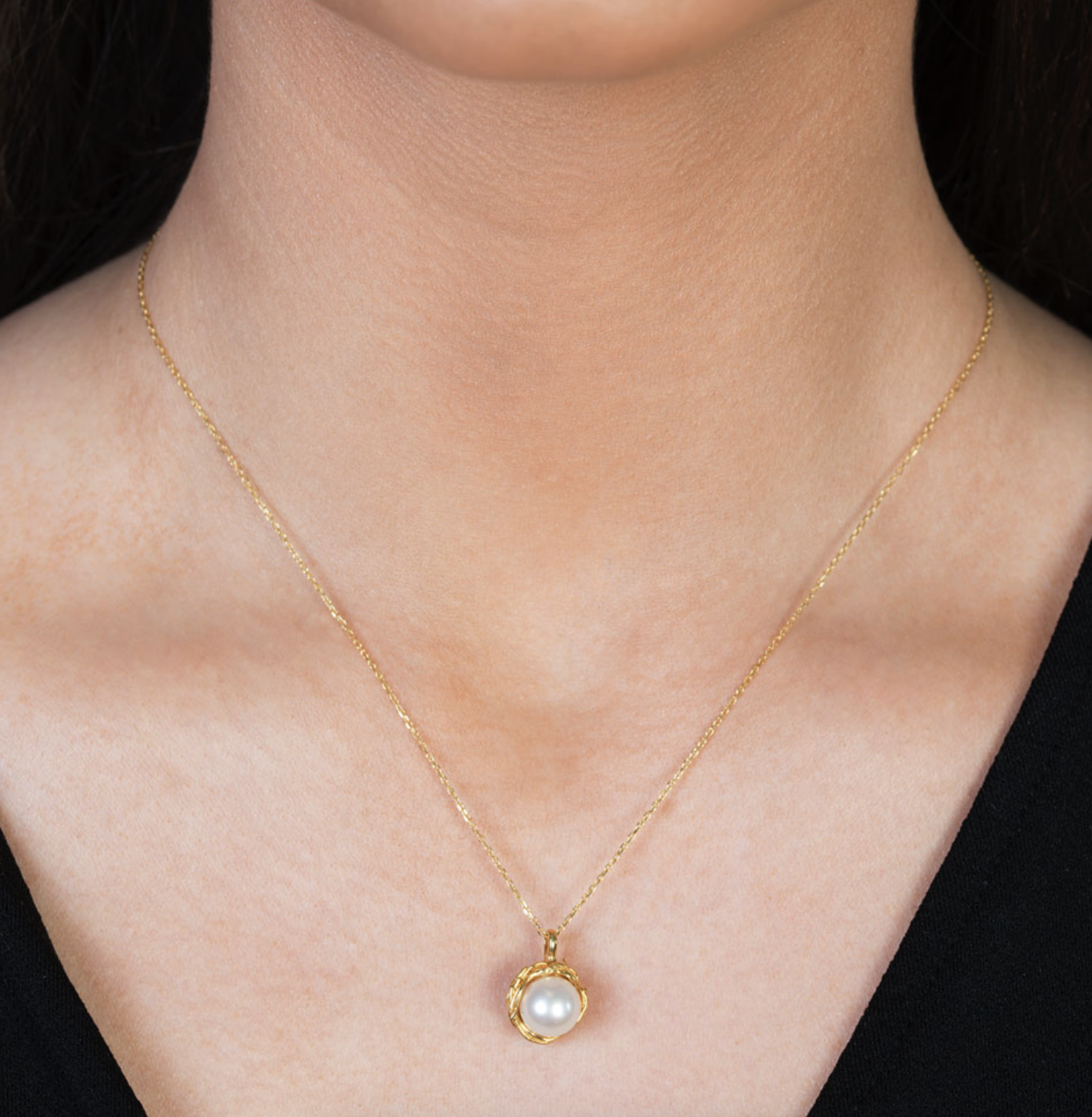 Willow Single Pearl Pendant Necklace