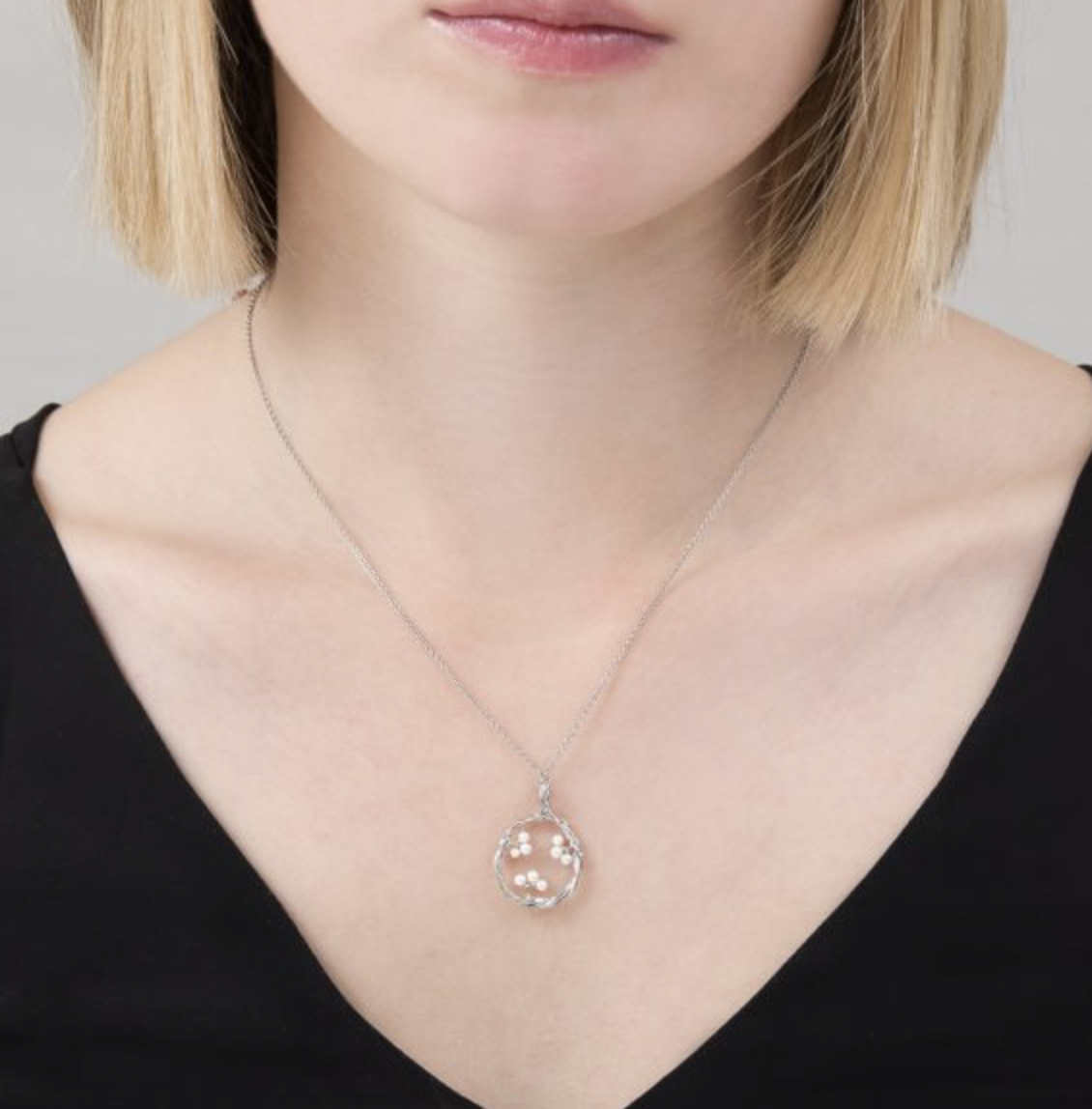 Willow Pearl Pendant Necklace